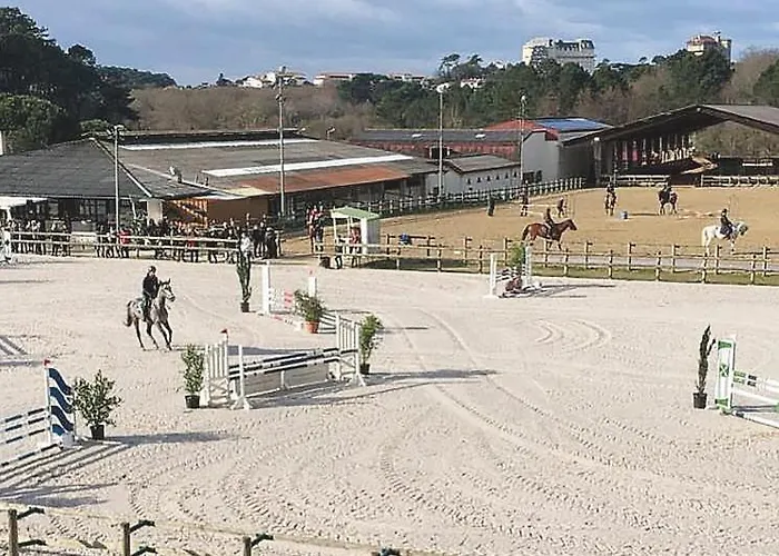 Villa Hiru Alabak - Maison A Biarritz, Piscine, Jardin, 8 Personnes