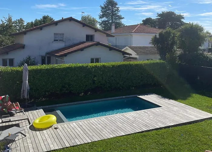 Villa Hiru Alabak - Maison A Biarritz, Piscine, Jardin, 8 Personnes *